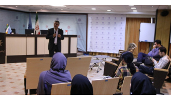 دکتر فاضلی: انسان دانشگاهی باید سنت را نقد کند