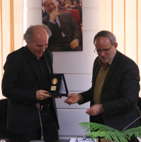 دیدار رئیس «انجمن بینالمللی فلسفهٔ میانفرهنگی» با دکتر قبادی و جمعی از اعضای هیئت علمی پژوهشگاه