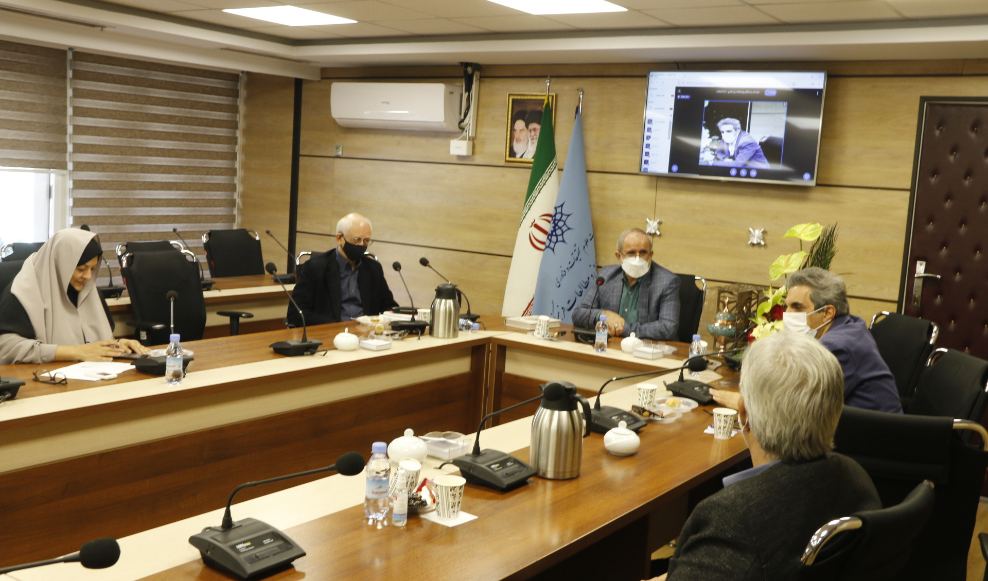 جامعه‌ی علمی جز با نخبه‌گرایی محصول نمی‌دهد