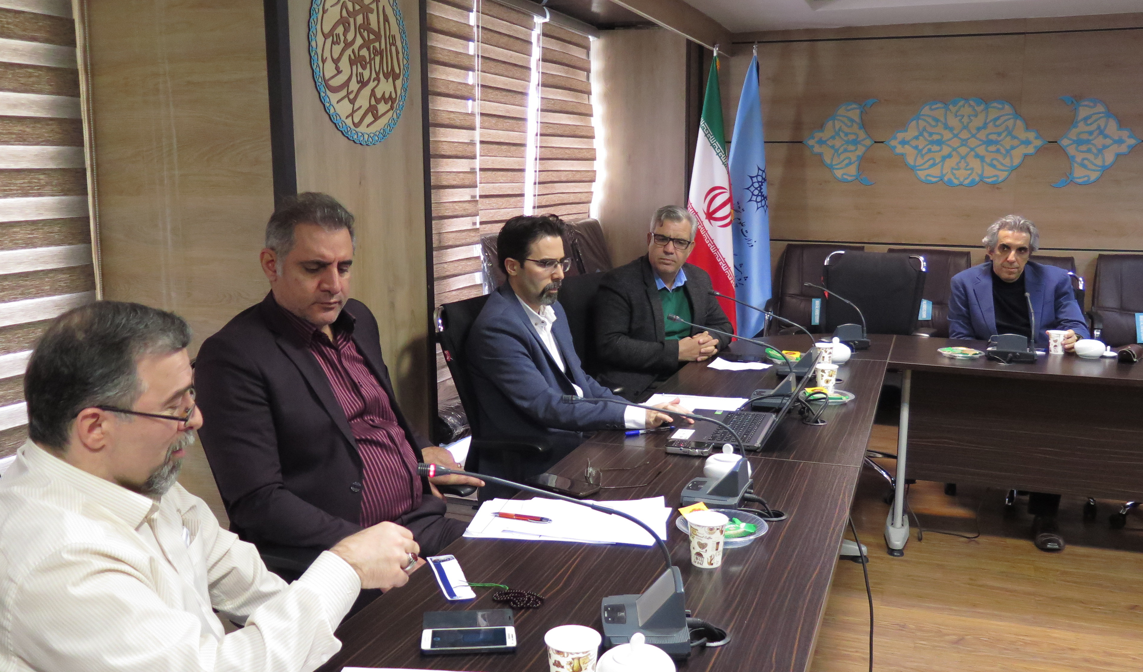 نشست ایرانِ جان، هویت فرهنگی و ملی ایرانیان برگزار شد