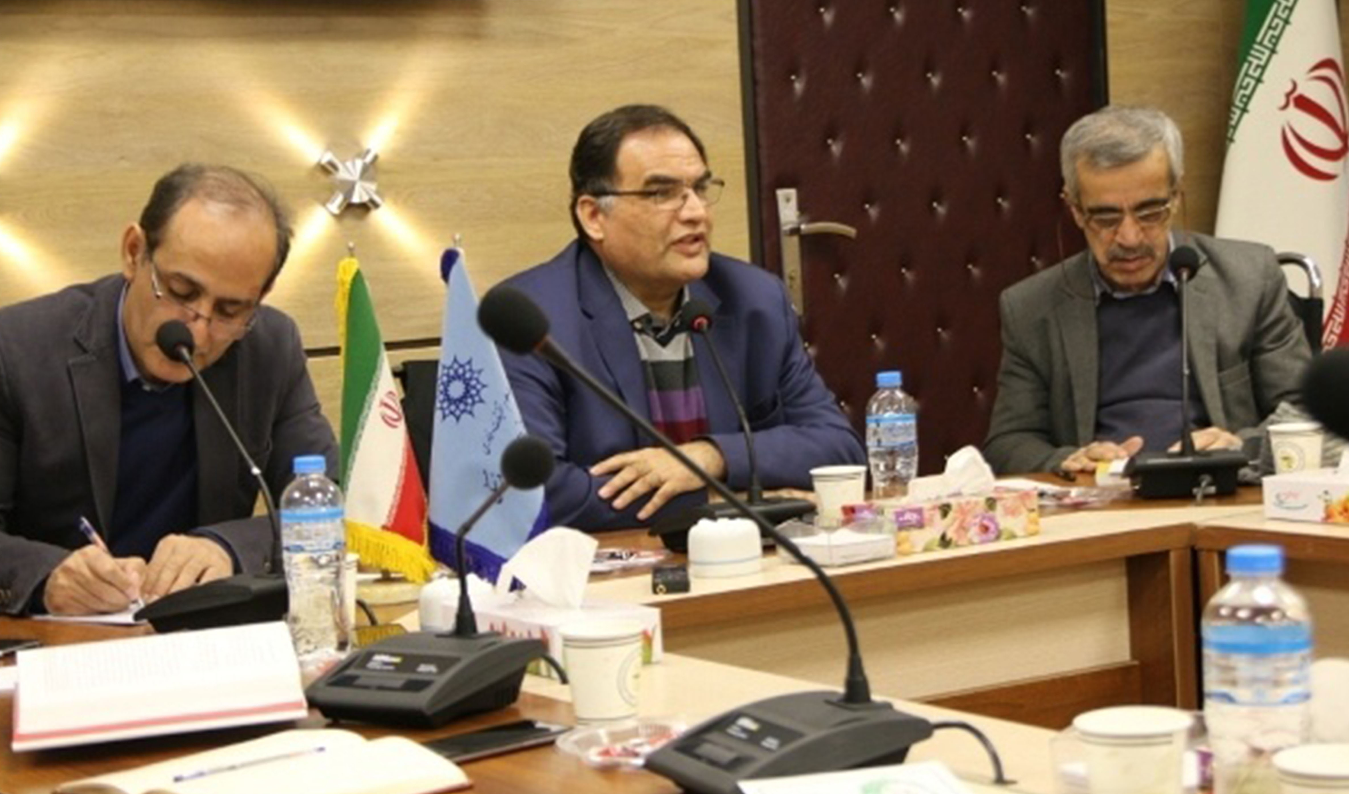 گزارش هفتمین جلسه نقد کتاب یکصد منظومه عاشقانه فارسی