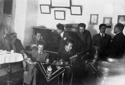 مینوی و دوستان