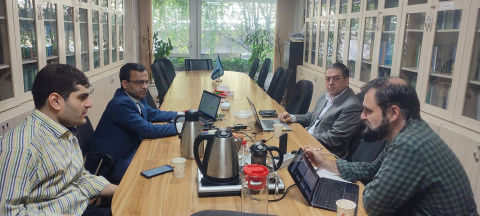 پنجمین نشست گروه اقتصاد شورای بررسی متون: بررسی کتاب «اجماع لندن» و برنامه‌ریزی نقد و انتشار ویژه‌نامه