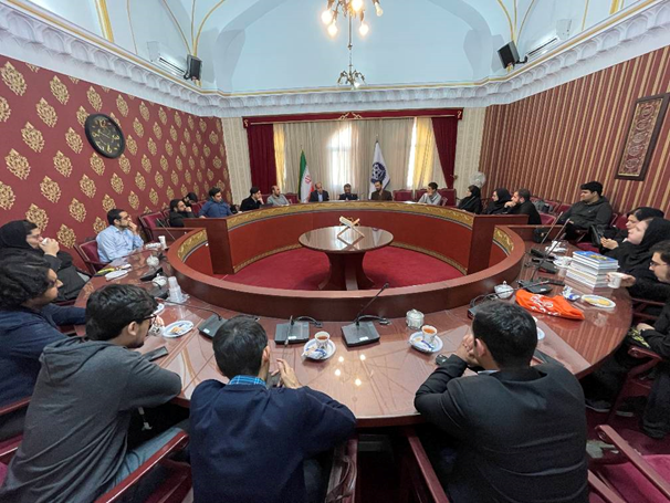 قانون و قانون گذار در اندیشه فارابی: آیا ارجاع قانون به قانون گذار ضروری است؟؟