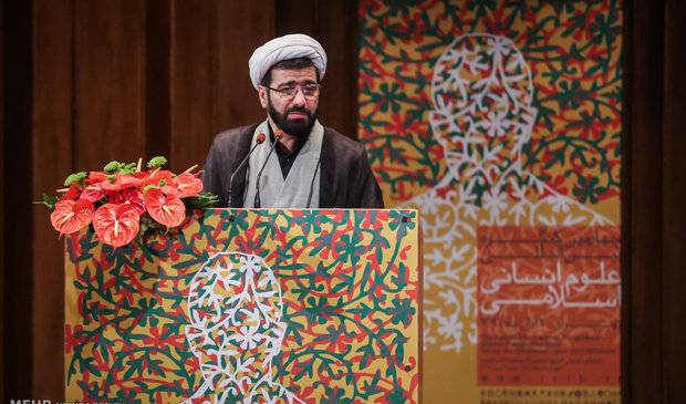 دین می‌تواند در علوم انسانی انقلاب مفهومی به راه بیندازد