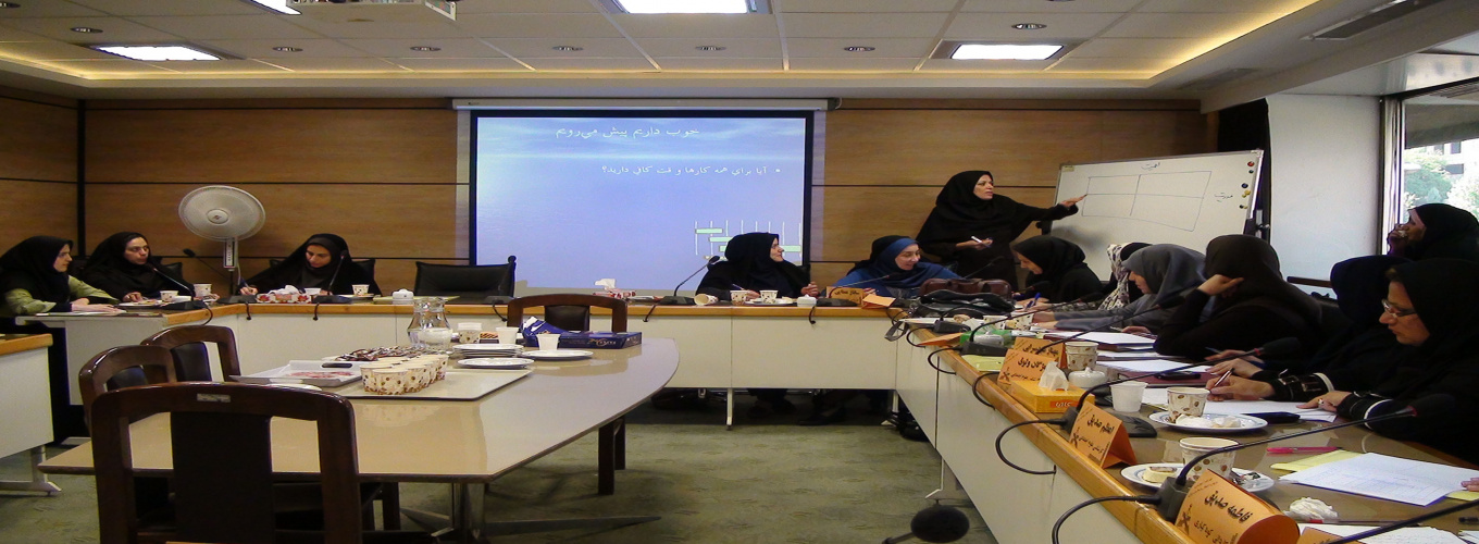 خانم دکتر فرشته موتابی، استاد کارگاه