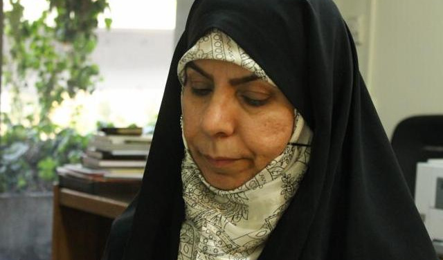 تجلیل از زحمات خانم دکتر صانع پور