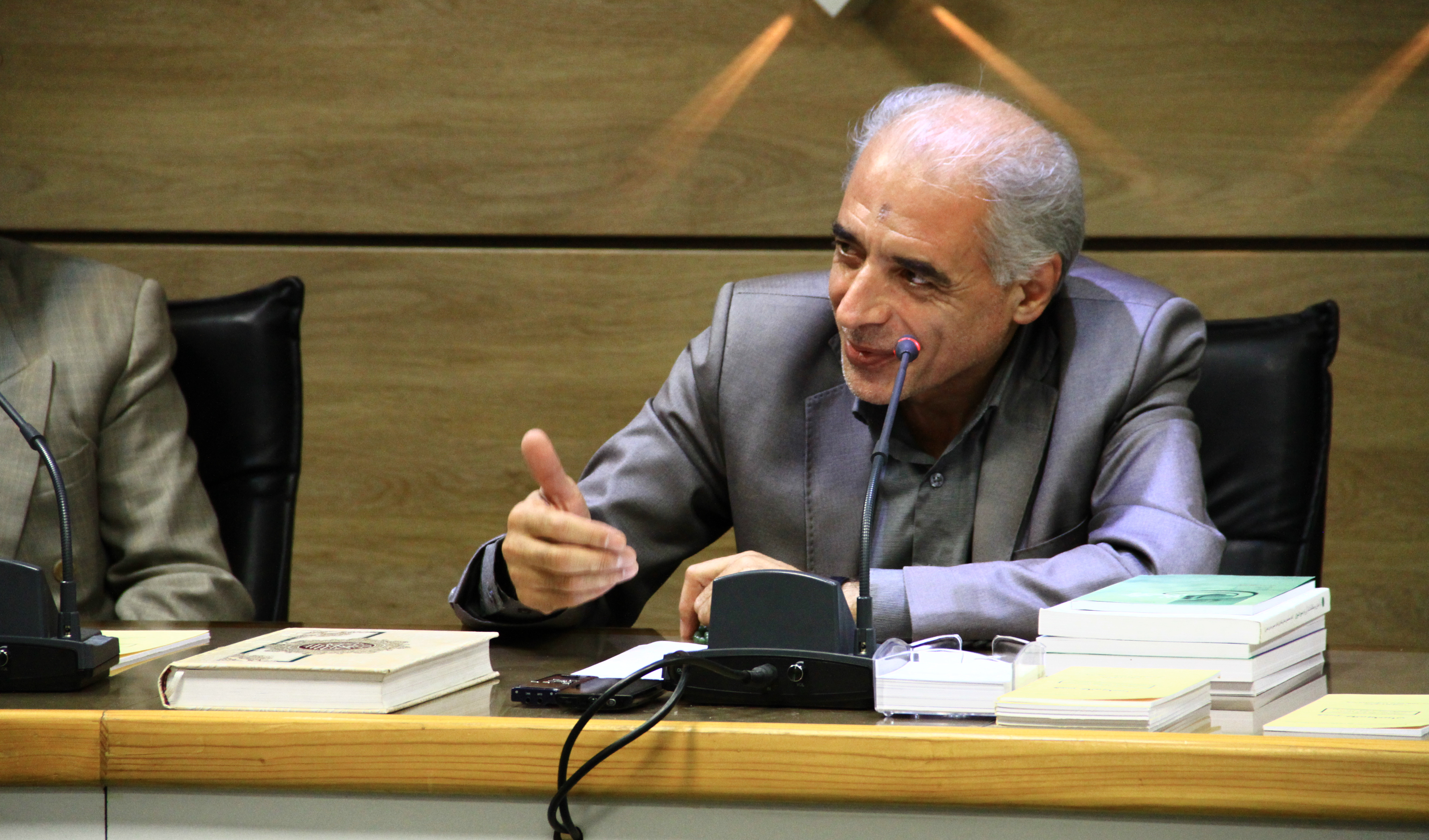 ششمین نشست از سلسه نشستهای مطالعات قرآنی، وضعیت حال، چشم انداز آینده/ محمد علی لسانی/۱۷-۰۴-۹۳