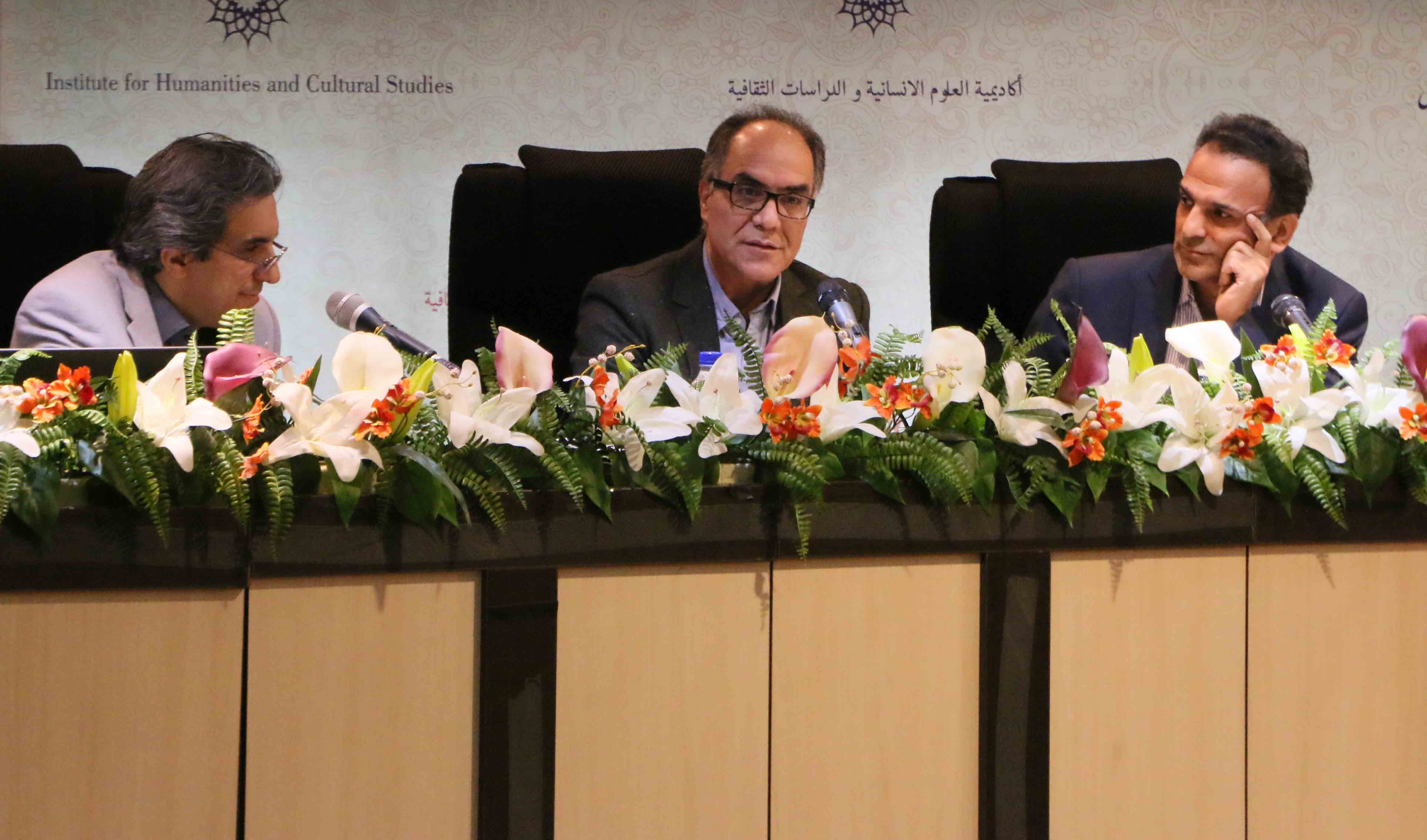 نقد و بررسی کتاب درآمدی بر تحلیل انتقادی گفتمان روایی/ دکتر علی اصغر سلطانی،  دکتر فرزان سجودی، با حضور مؤلف: دکتر حسین صافی/ ۲۰-۰۱-۱۳۹۶