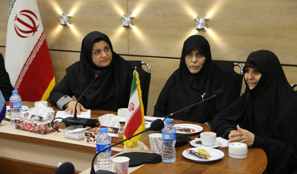 زن، رسانه و دفاع مقدس/فاطمه داداشیان، زهرا الماسیان، فاطمه راکعی، محمود کریمی علوی، الهام ملک زاده  /۰۳-۰۷-۱۳۹۶