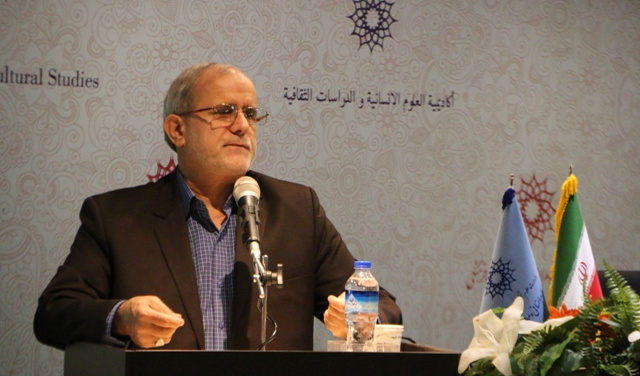 دکتر قبادی: باید از دیوار کم اعتمادی به صنعت بکاهیم