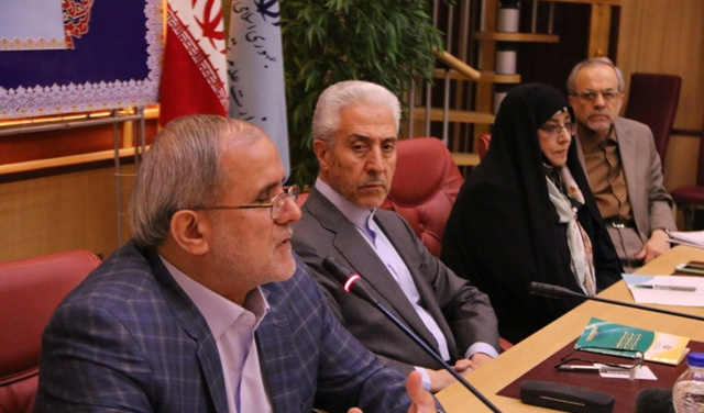 وزیر علوم در نشست شورای بررسی متون علوم انسانی: با ارائه و اطلاع رسانی دستاوردها، کم لطفی و بی مهری ها به علوم انسانی کم می شود
