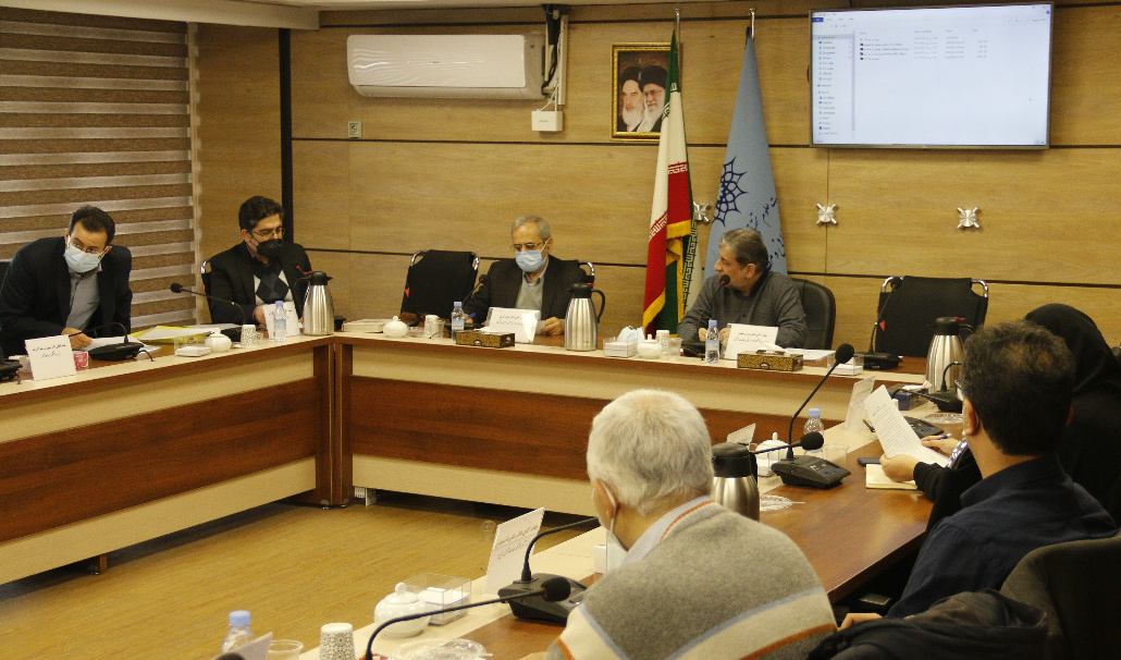 ضرورت پرداختن به مسائل روز علوم انسانی و آسیب‌های اجتماعی در پایان‌نامه‌های دانشجویی