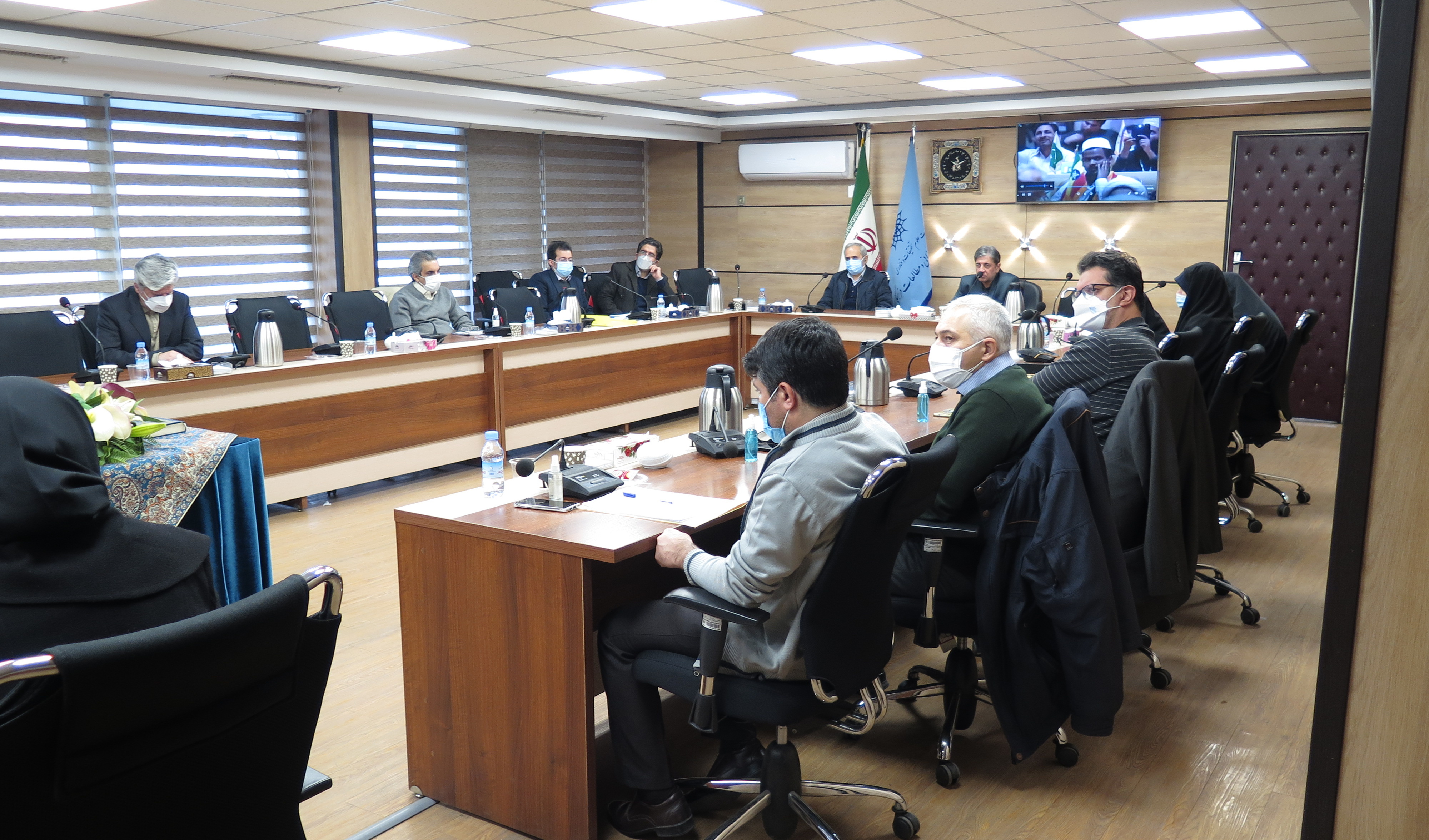 تأکید بر ضرورت نقد روایت مستشرقین در رساله‌های دانشجویی