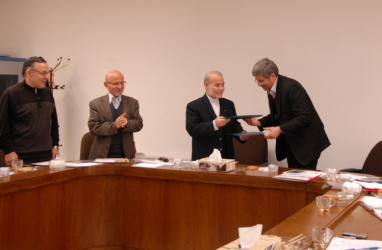 به مناسبت دههٔ مبارک فجر، تفاهم‌نامهٔ همکاری بین پژوهشگاه نیرو و پژوهشگاه علوم انسانی امضا شد